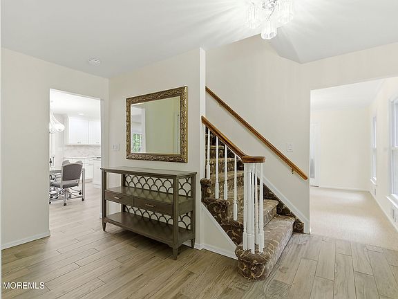 4th image of 136 Green Oak Boulevard