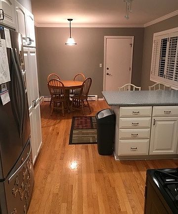 4th image of 29W601 Prairie Ave