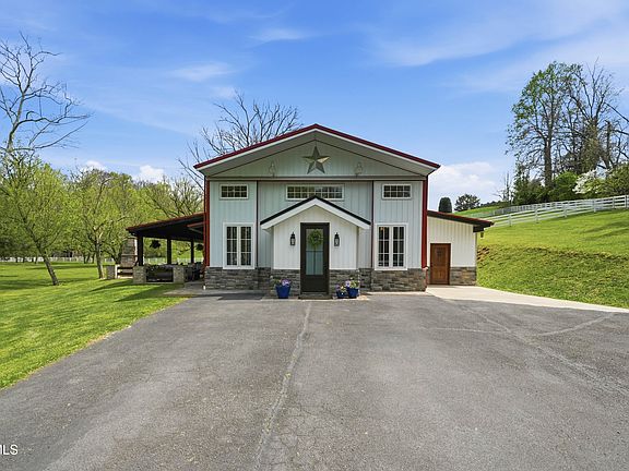3rd image of 565 Gap Creek Rd