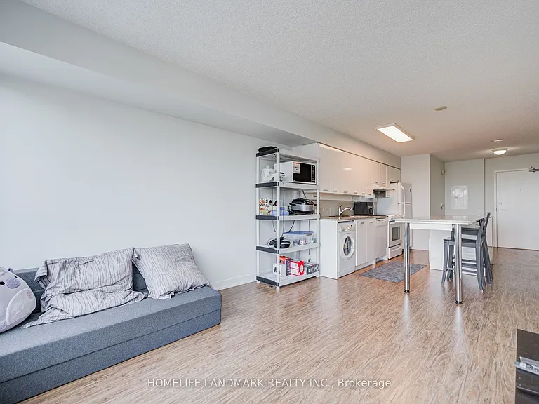 15 Singer Ct #305 — Photo 22