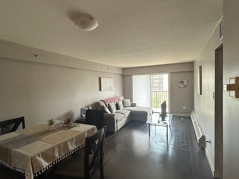 537 4th Ave N #505 — Photo 8