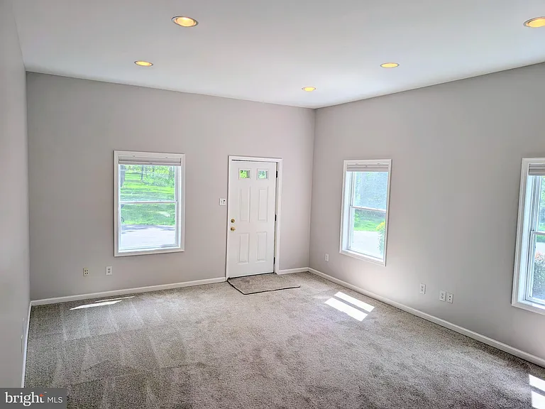 114 Lenape Dr — Photo 19