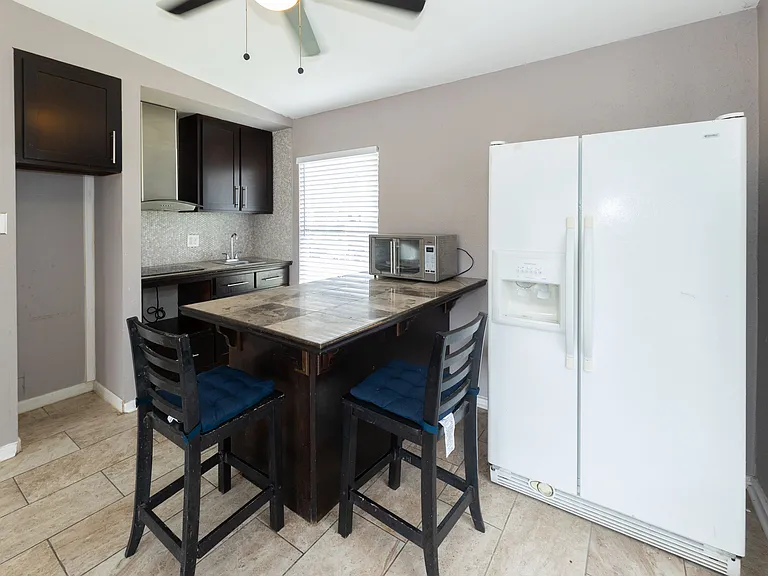 3637 Lamont St #B — Photo 7
