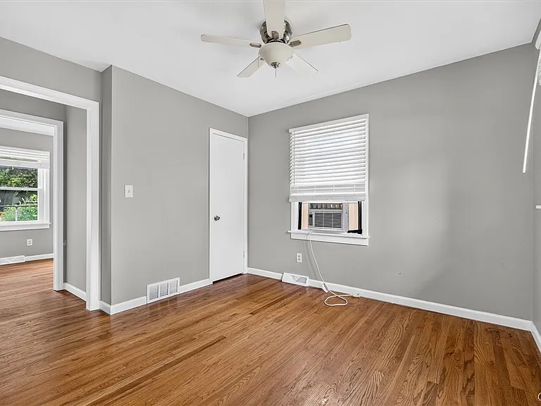 211 Windemere Rd — Photo 14