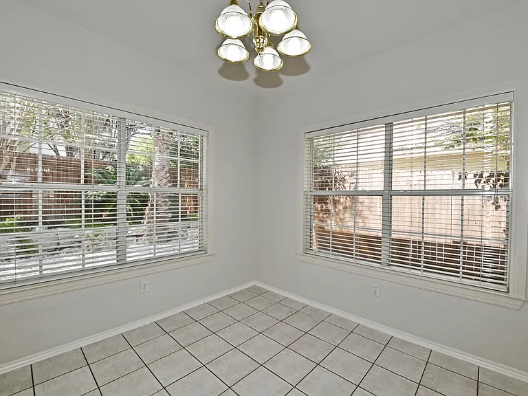 1615 Hawks Tree Ln — Photo 23