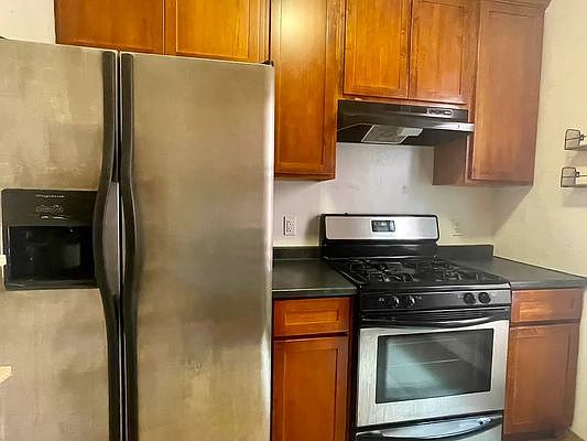 2nd image of 661 Sterling Pl