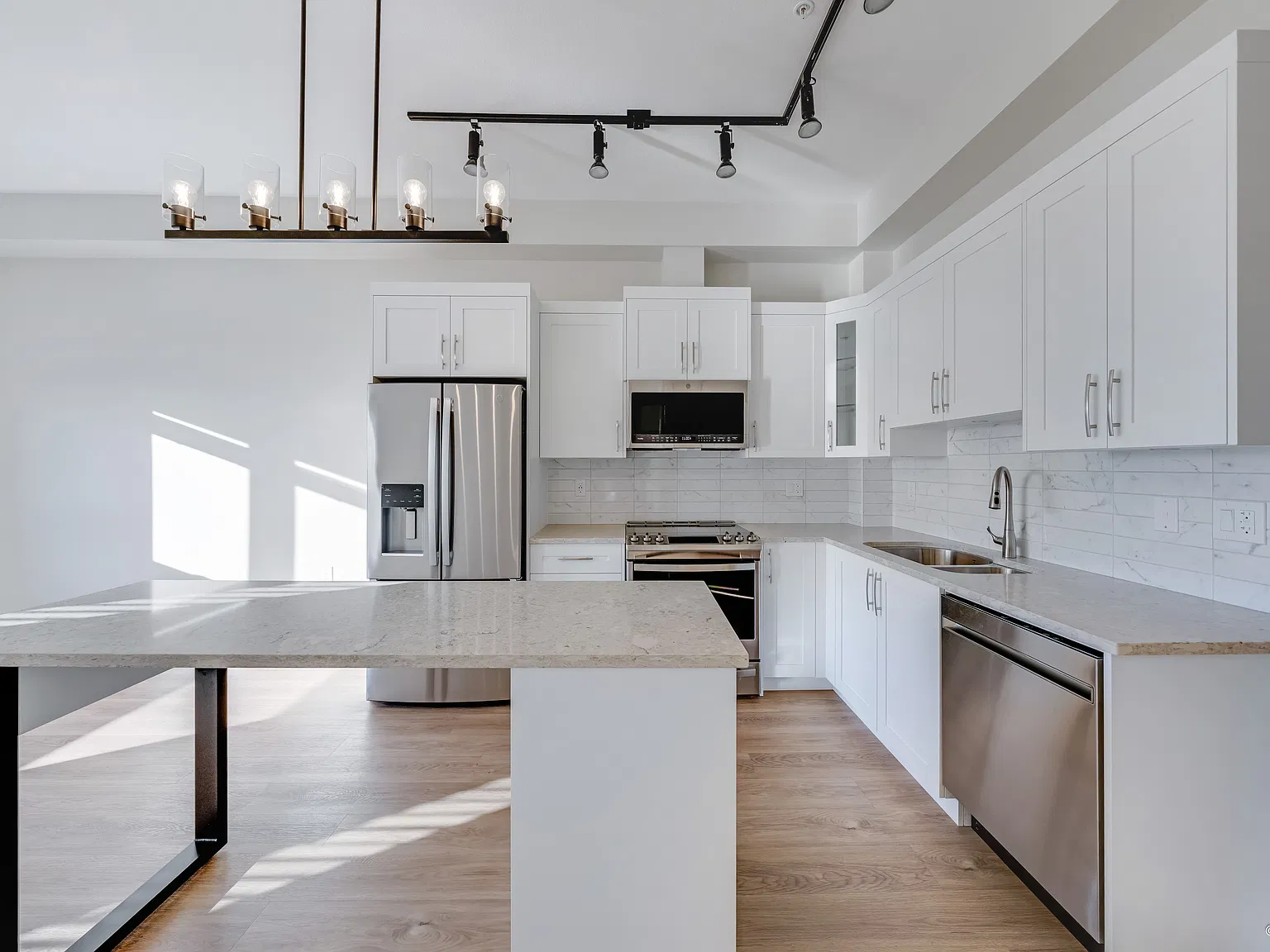 208b St, Langley — Photo 1