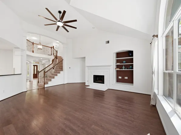 51 N Scribewood Cir, The Woodlands, TX 77382