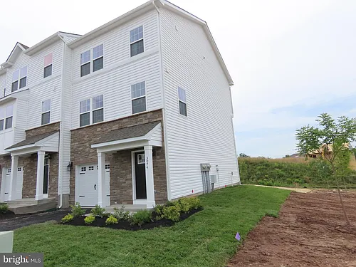 3074 Martha Way Photo 1