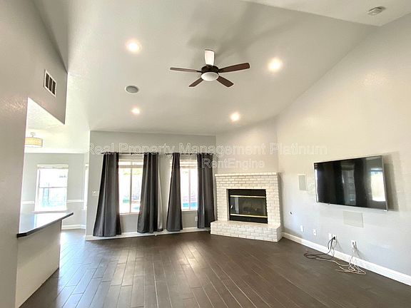 4th image of 6509 N Vista Ave