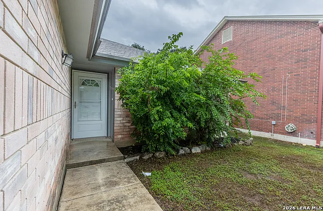 21514 Longwood — Photo 2