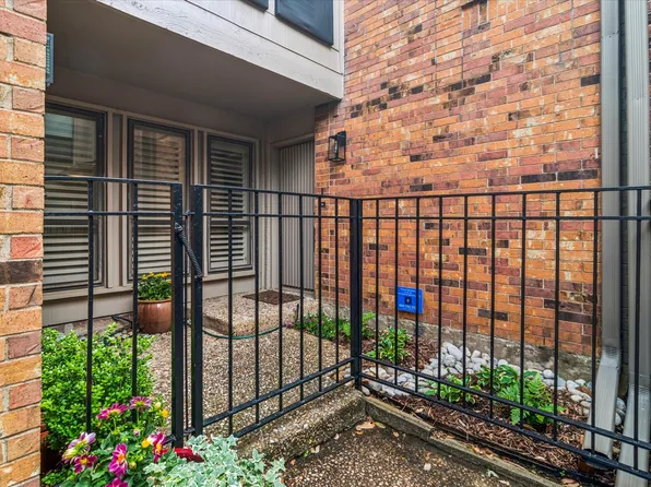 12232 Montego Plz, Dallas, TX 75230