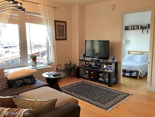 1st image of 1050 Jackson Ave #9C