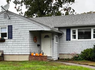 38 Parramatta Rd, Beverly, MA 01915