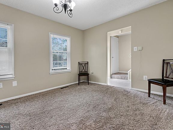 3rd image of 3082 Tecumseh Ct