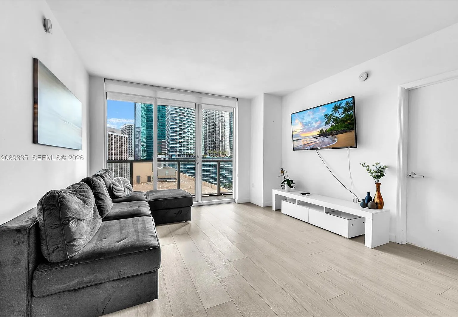 500 Brickell East Condo — Photo 2