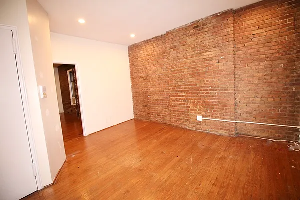 Rented by Highline Residential | media 10