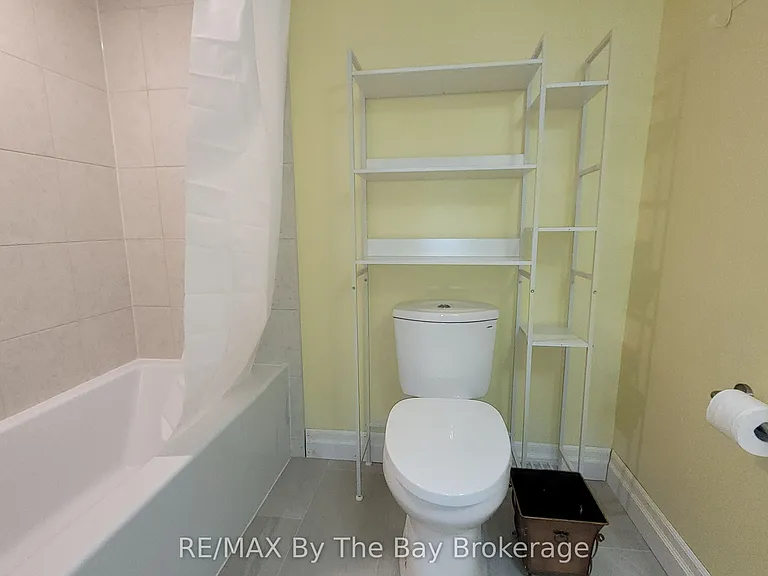 7 Harbour Cres #2 — Photo 11