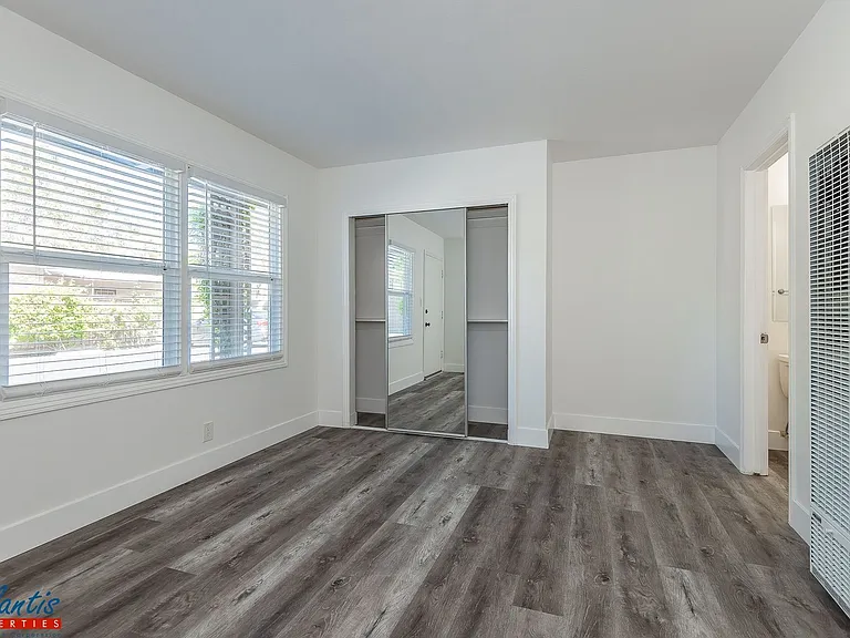 589 N 3rd St — Photo 3