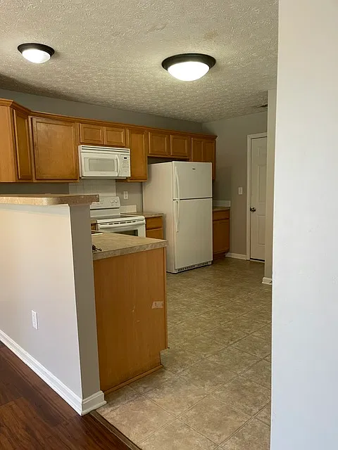 3 bed, 2.5 bath, 1500 sqft, $1,650 — Photo 4
