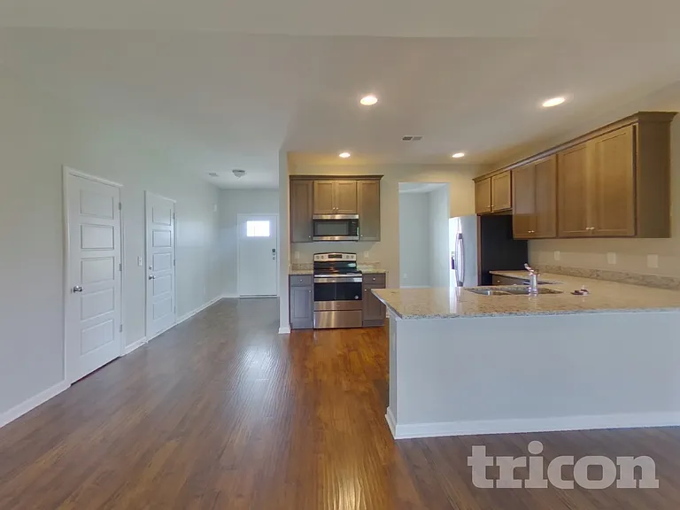 817 Ellyson Dr — Photo 5