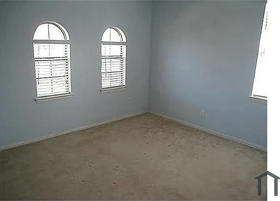 1524 Chestnut Dr — Photo 3