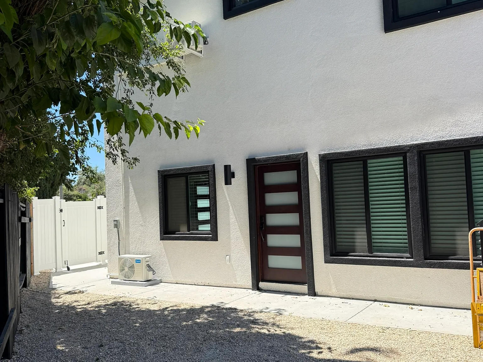 3 bed, 989 sqft, $3,200 — Photo 4