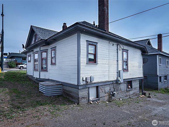 4th image of 711 N Water Street