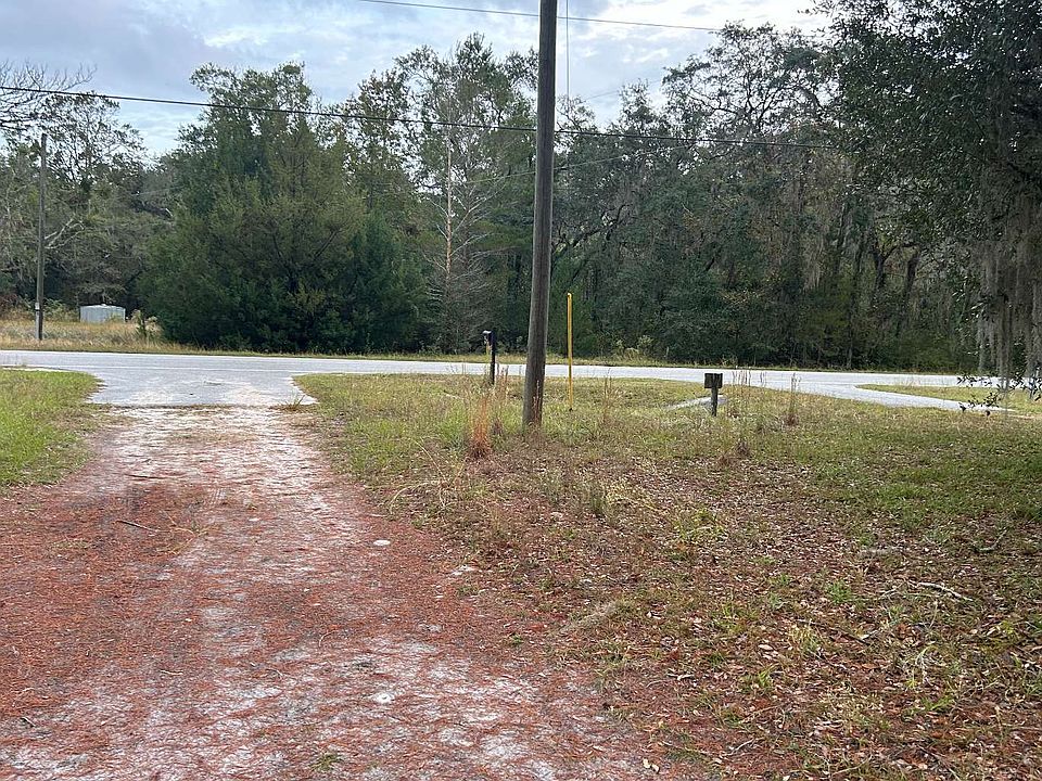 2nd image of 4720 SW Ichetucknee Ave