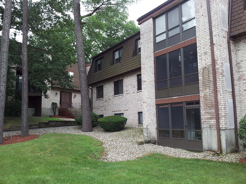 2nd image of 2 Greenbriar Dr APT 202