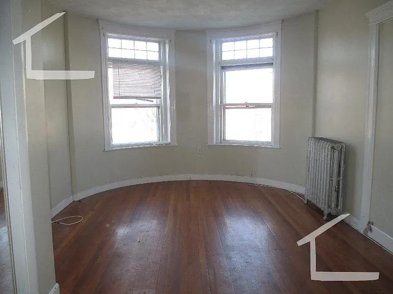 1905 Beacon St #2 — Photo 2
