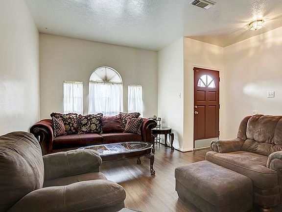 3rd image of 8838 Aspen Place Dr