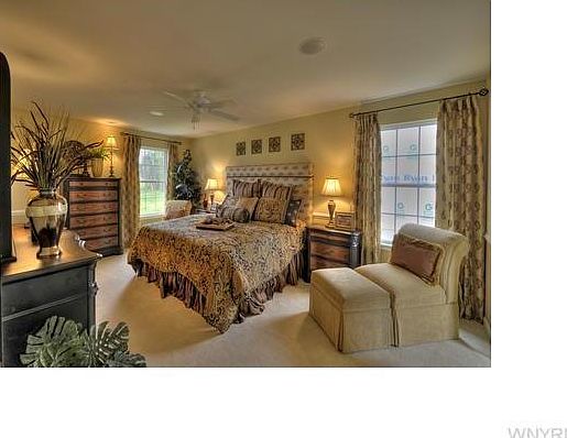 4th image of 120 Middlebury Ln