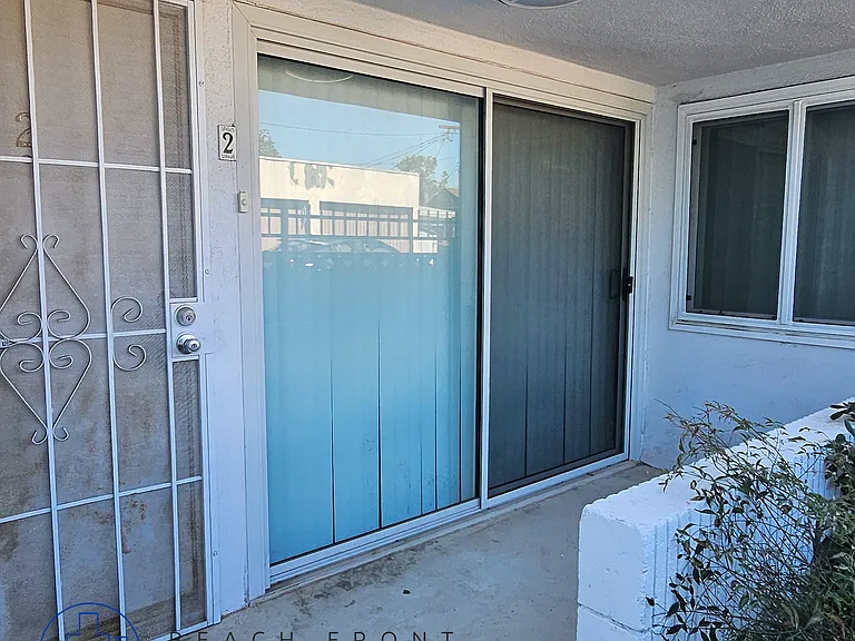 912 E La Palma — Photo 5