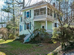 530 N Highland Lake Rd, Flat Rock, NC 28731