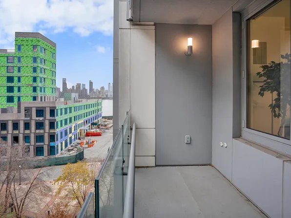 9 Avenue At Port Imperial image 16 of 50