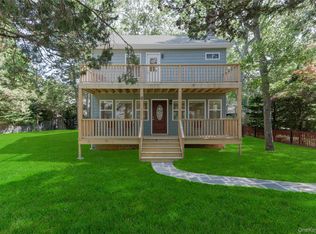 12 14th St, Wading River, NY 11792