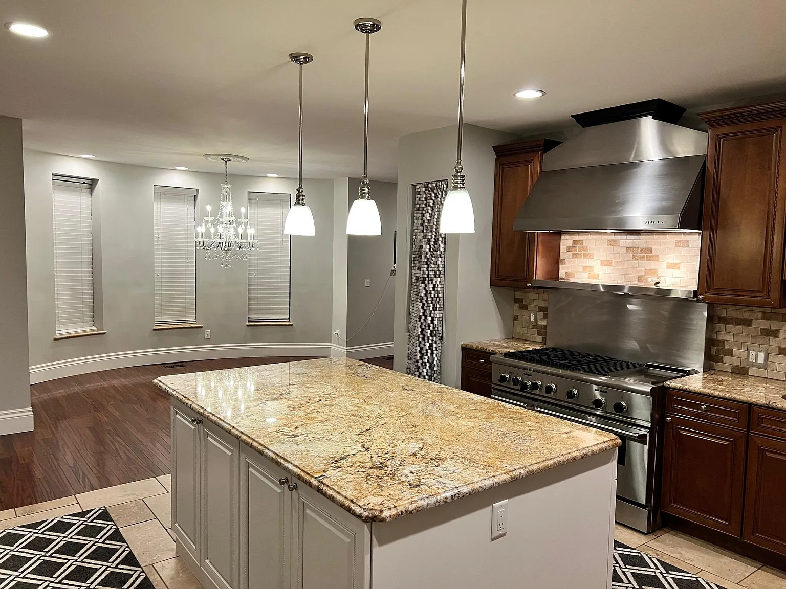 2 bed, 1492 sqft, $2,650 — Photo 4