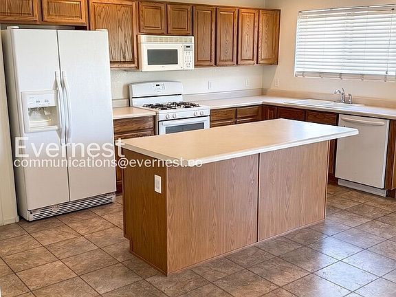 4th image of 3381 N River Rapids Dr