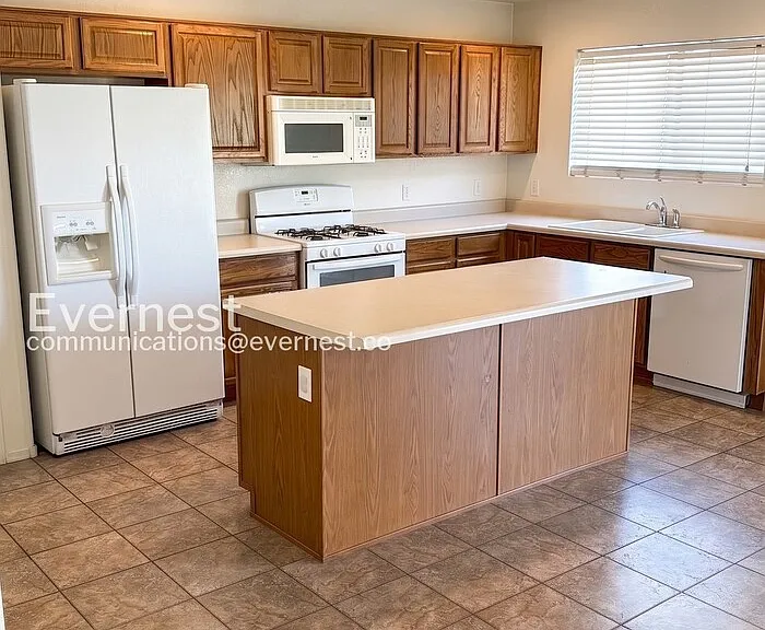 3381 N River Rapids Dr — Photo 4