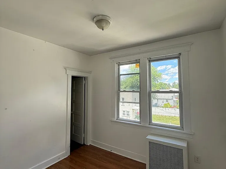 625 E Curtis St — Photo 8