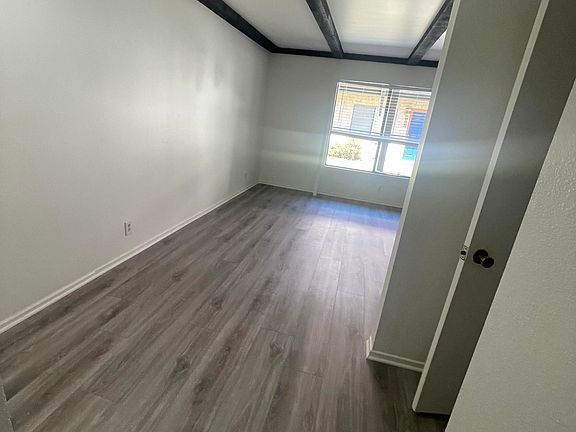 3rd image of 2865 Harbor Blvd