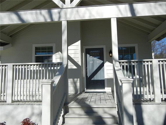 3rd image of 5508 Notre Dame Ave