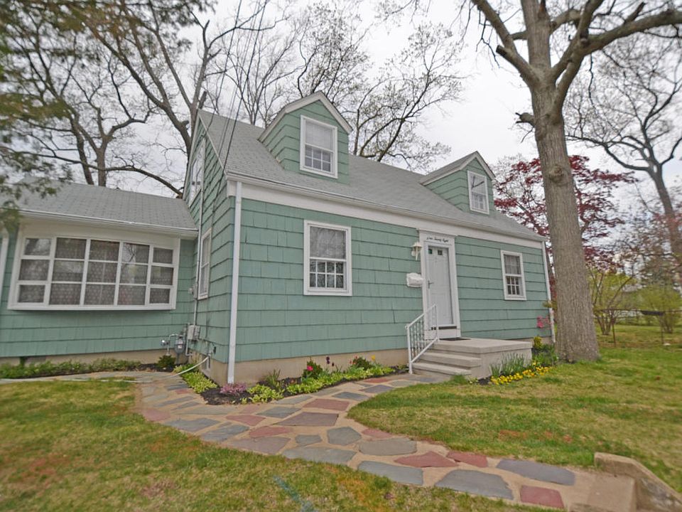 1st image of 928 Bowling Green Dr