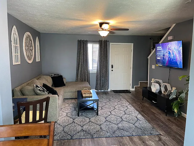 1421 Kraft Ave — Photo 5