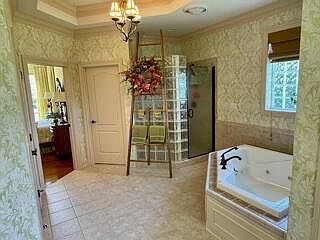 3rd image of 2898 Grace Dr NE