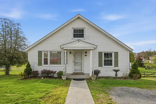 428 Maple St Photo 1
