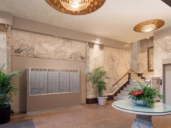 Washington Plaza Apartments