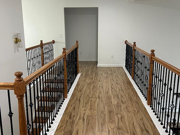 3rd image of 175 Stonewyck Pl