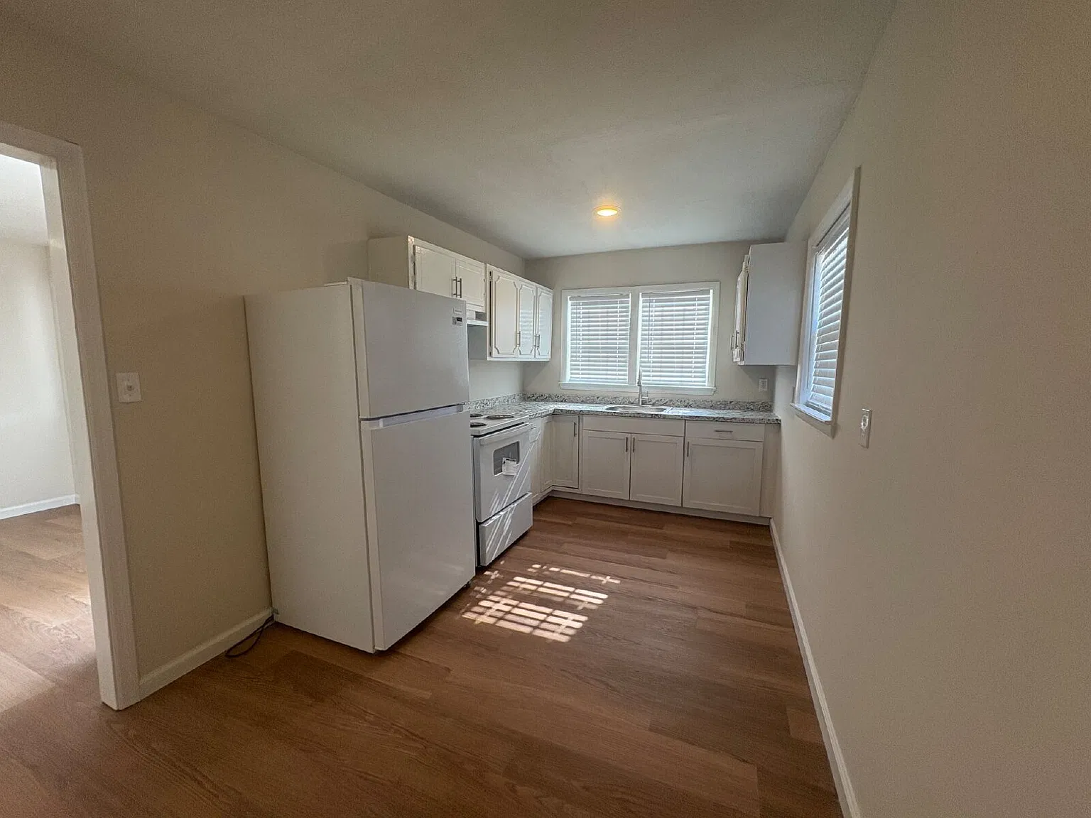 3 bed, 1.0 bath, $1,275 — Photo 3
